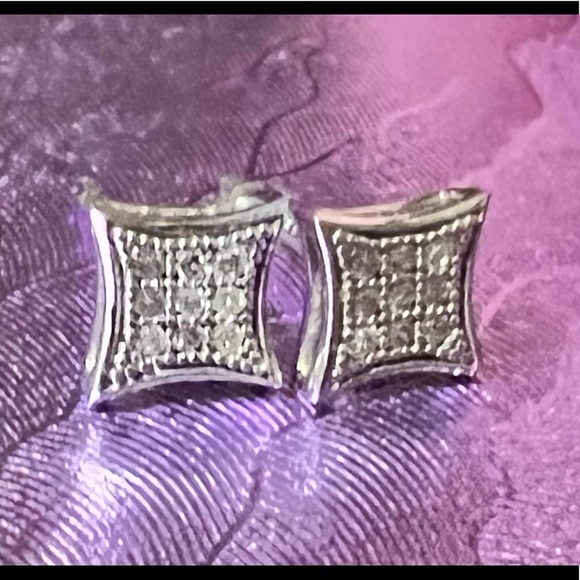 14K White Gold Diamond Earrings